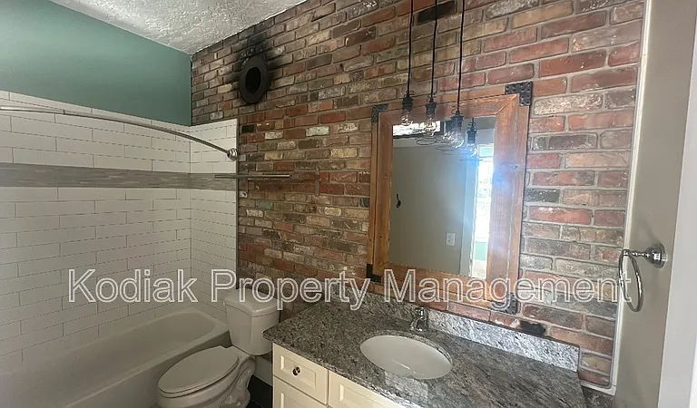 312 N 100 E — Photo 11