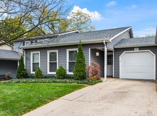 2157 Pepperwood Ln, Glendale Heights, IL