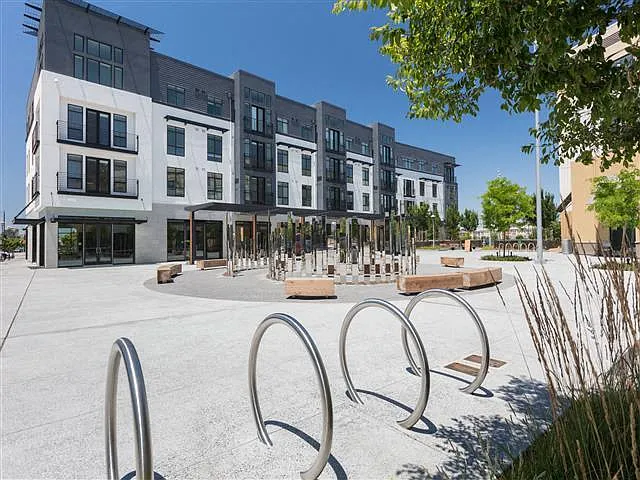 Building Photo - 3068 Kyne St W