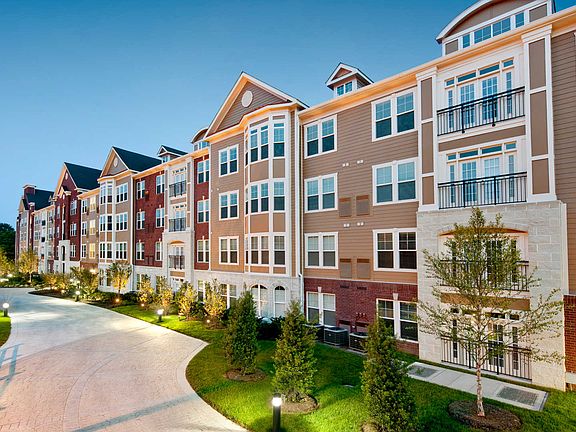 Westchester Rockville Station Apartments