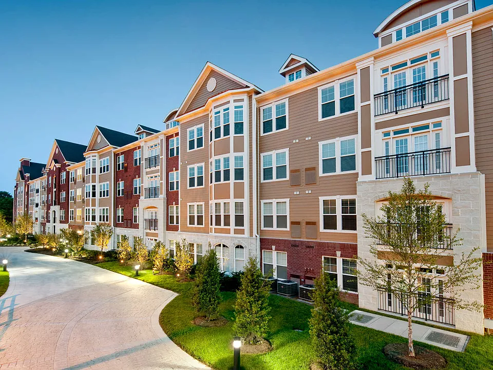 Westchester Rockville Station Apartments