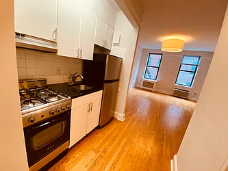 Rented by Metropolis Real Estate of Manhattan