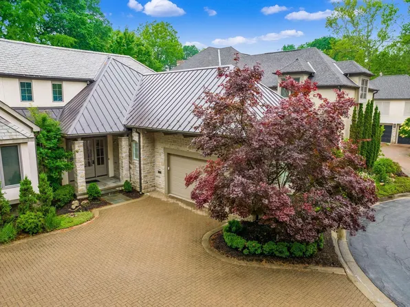 14 Lyonsgate Rd, Columbus, OH 43209
