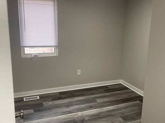 2nd image of 2033 Fairview Ave #2C