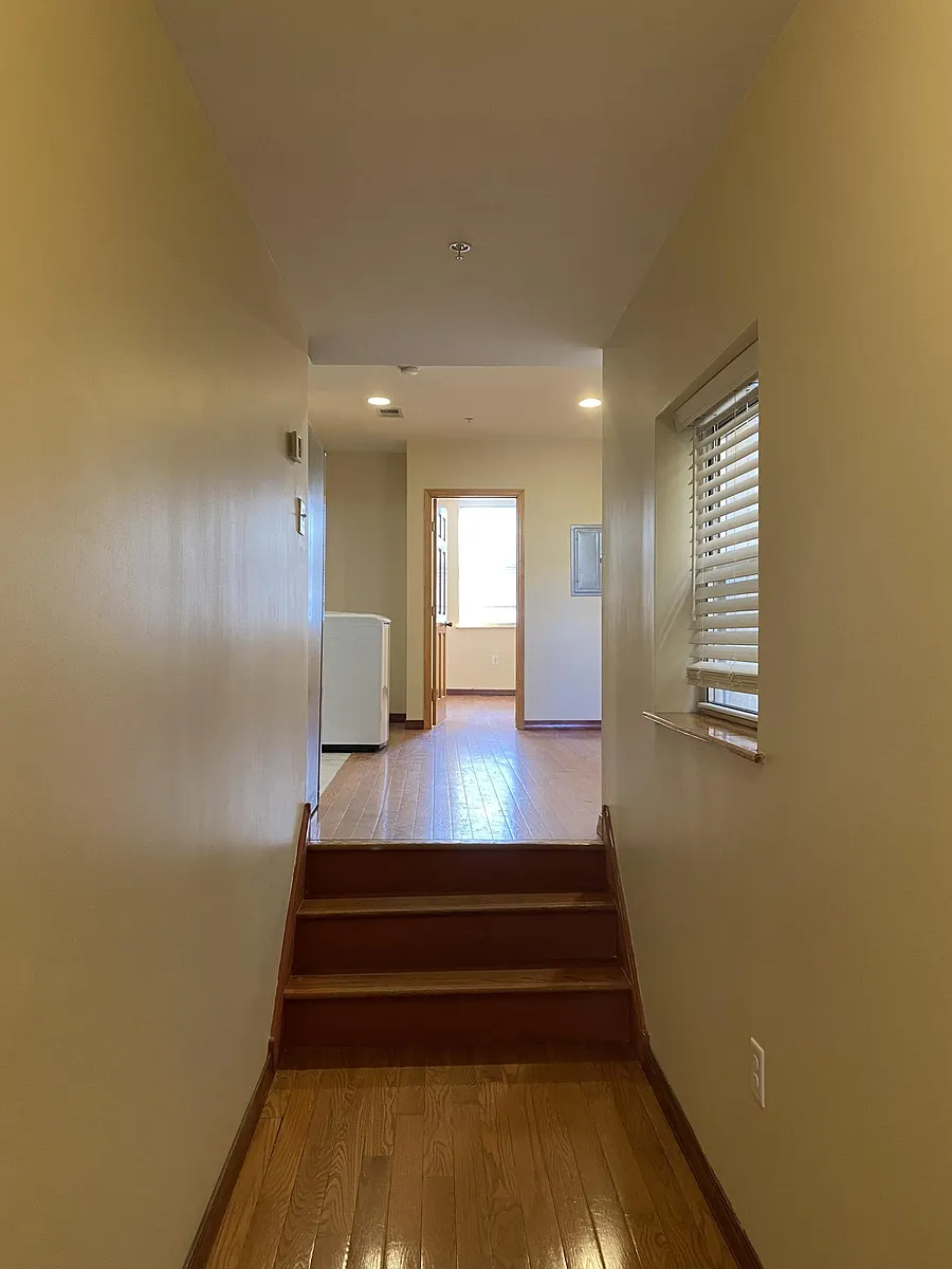 Building Photo - 1219 Green St #2