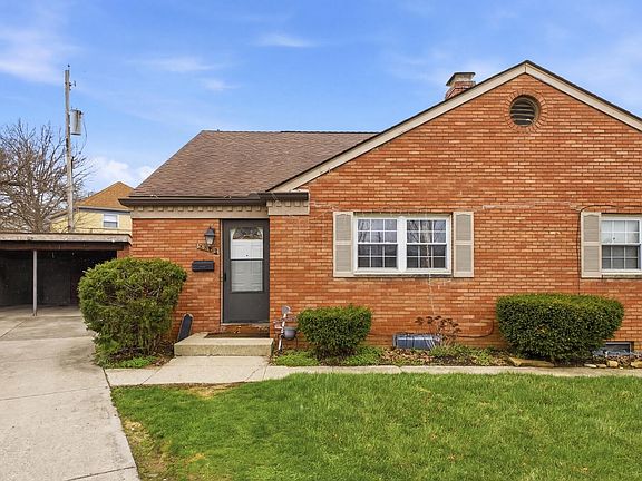 2nd image of 3092-3094 Cressing Ct
