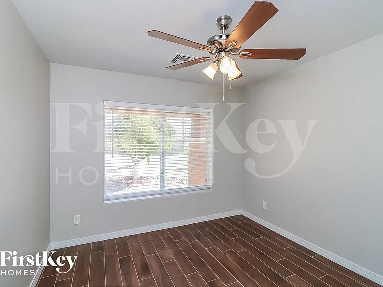 2854 E Phelps Rd — Photo 13