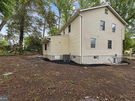 4th image of 16202 Edgewood Dr