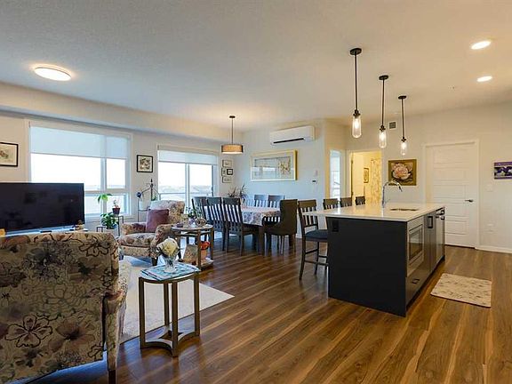 3rd image of 42 N Cranbrook Gdns SE #1403