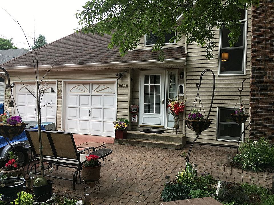 2nd image of 2040 Burke Ave E