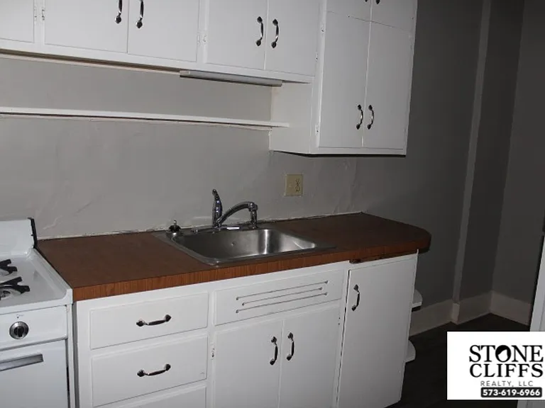 1607 W Main St — Photo 14