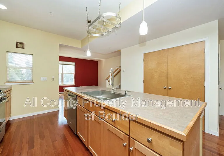 1345 Yellow Pine Ave — Photo 5