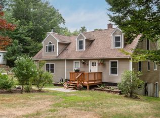 18 Sherwood Forest Rd, Weare, NH 03281