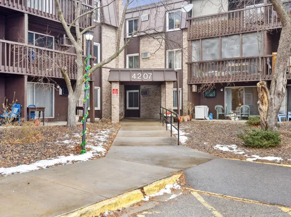 4207 Lakeside Ave N APT 137, Brooklyn Center, MN 55429