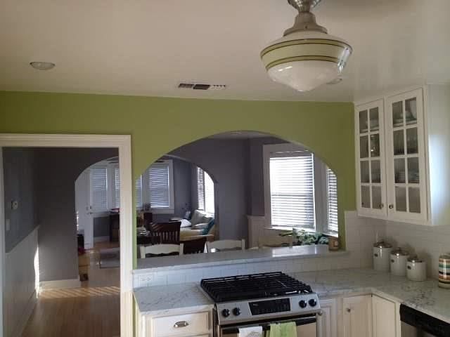 2nd image of 851 Polk St