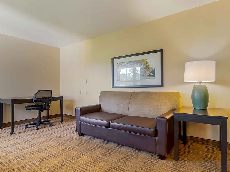 Deluxe Studio - 2 Full Beds