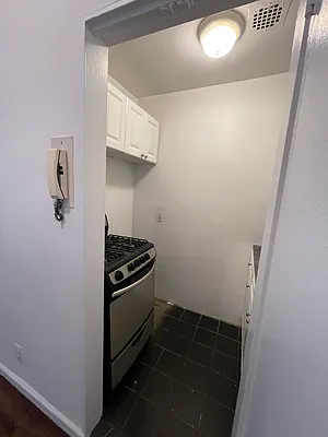 Rented by Urban Real Estate Inc | media 21