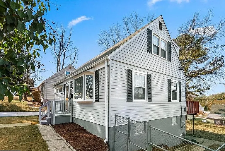 820 Templecliff Rd — Photo 2