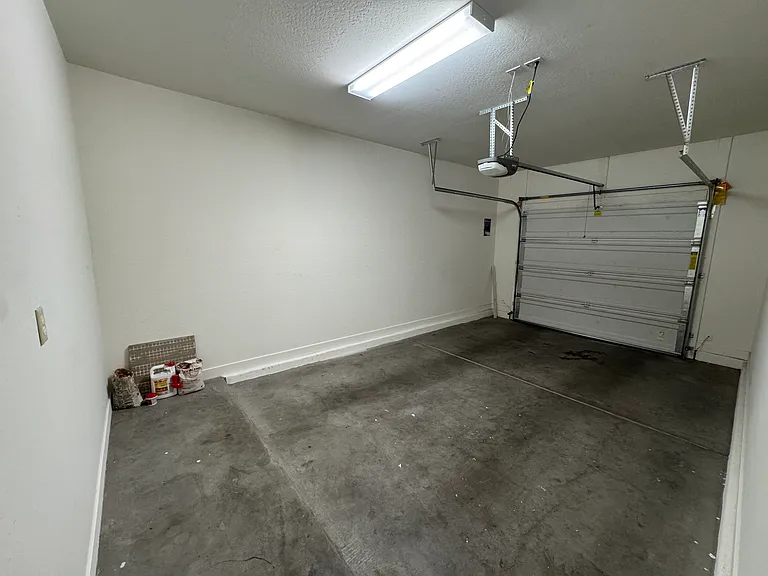 1147 E Cedar St — Photo 27