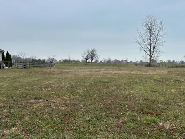 5281 Eagles Landing Dr, Oregon, OH 43616