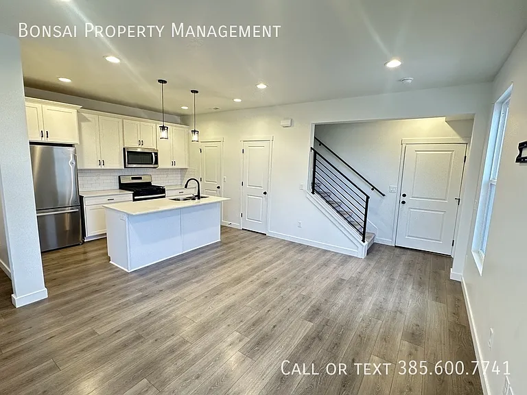 11723 S Leander Dr — Photo 6
