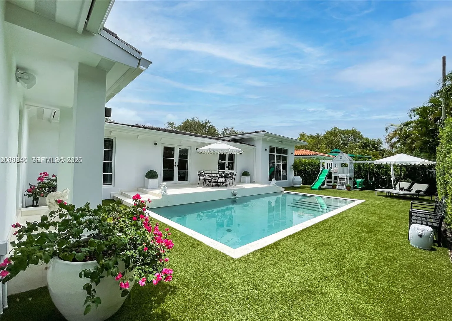 Coral Gables Riviera Sec — Photo 2