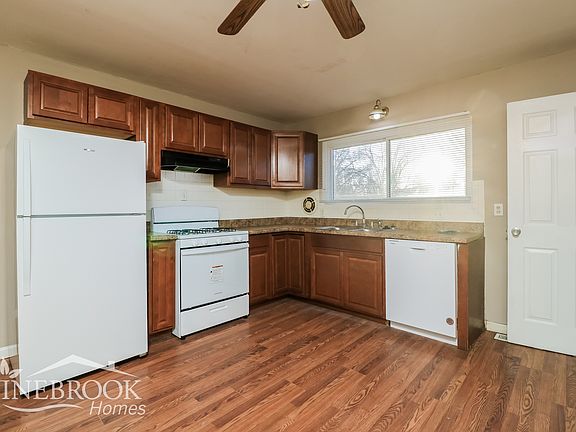 4th image of 290 Moule Dr