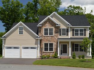 43 Tisdale Ln, Clifton Park, NY 12065