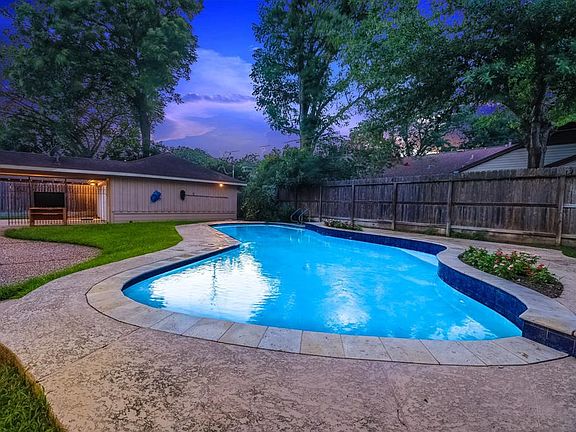 3rd image of 14726 Kellywood Ln