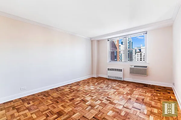 Rented by Halstead Real Estate | media 27