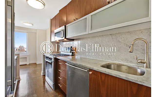 Rented by Douglas Elliman | media 3