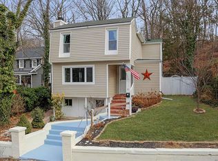 5 Chestnut St, Highlands, NJ 07732