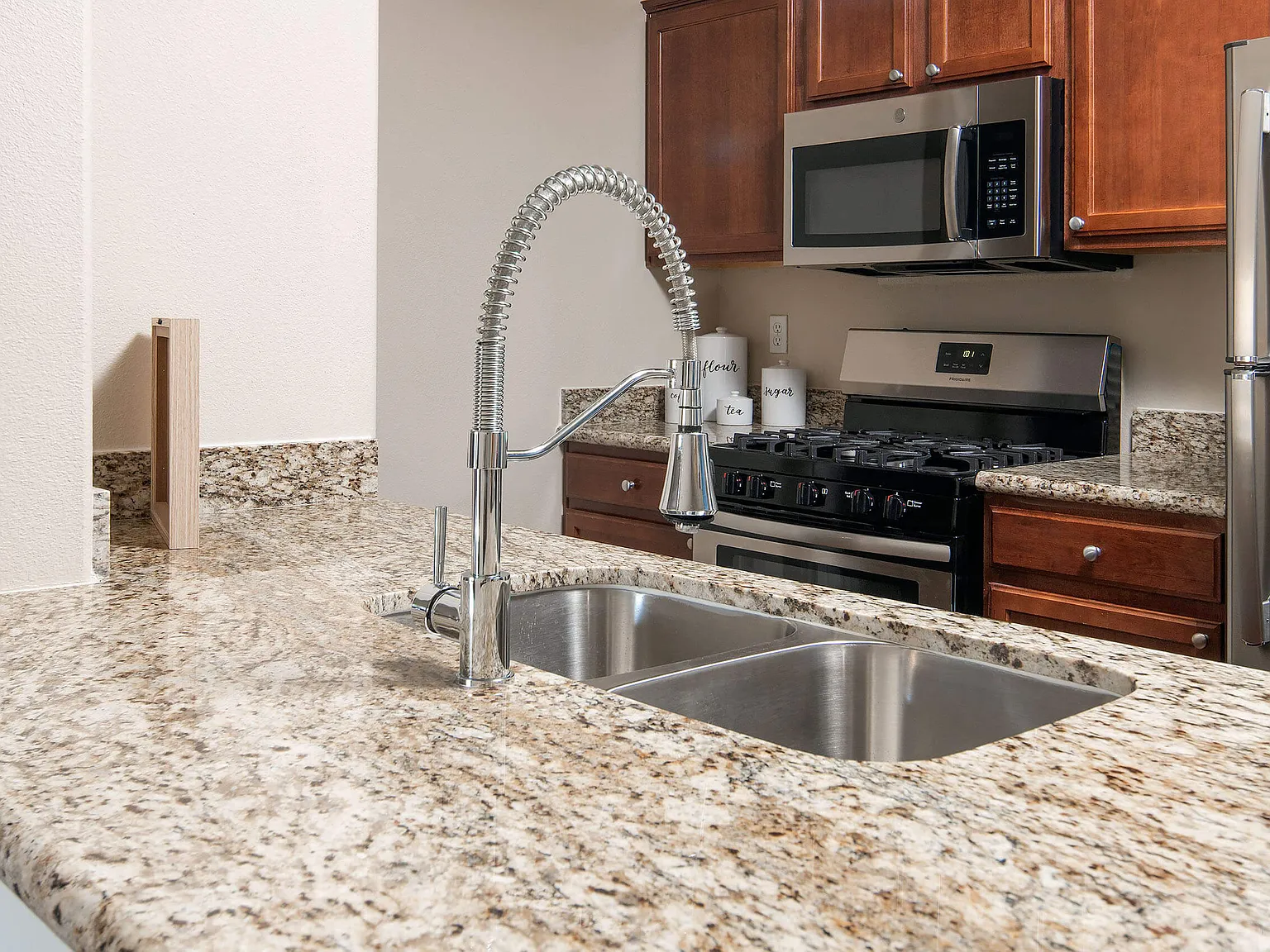 Montecito Pointe Apartments — Photo 4