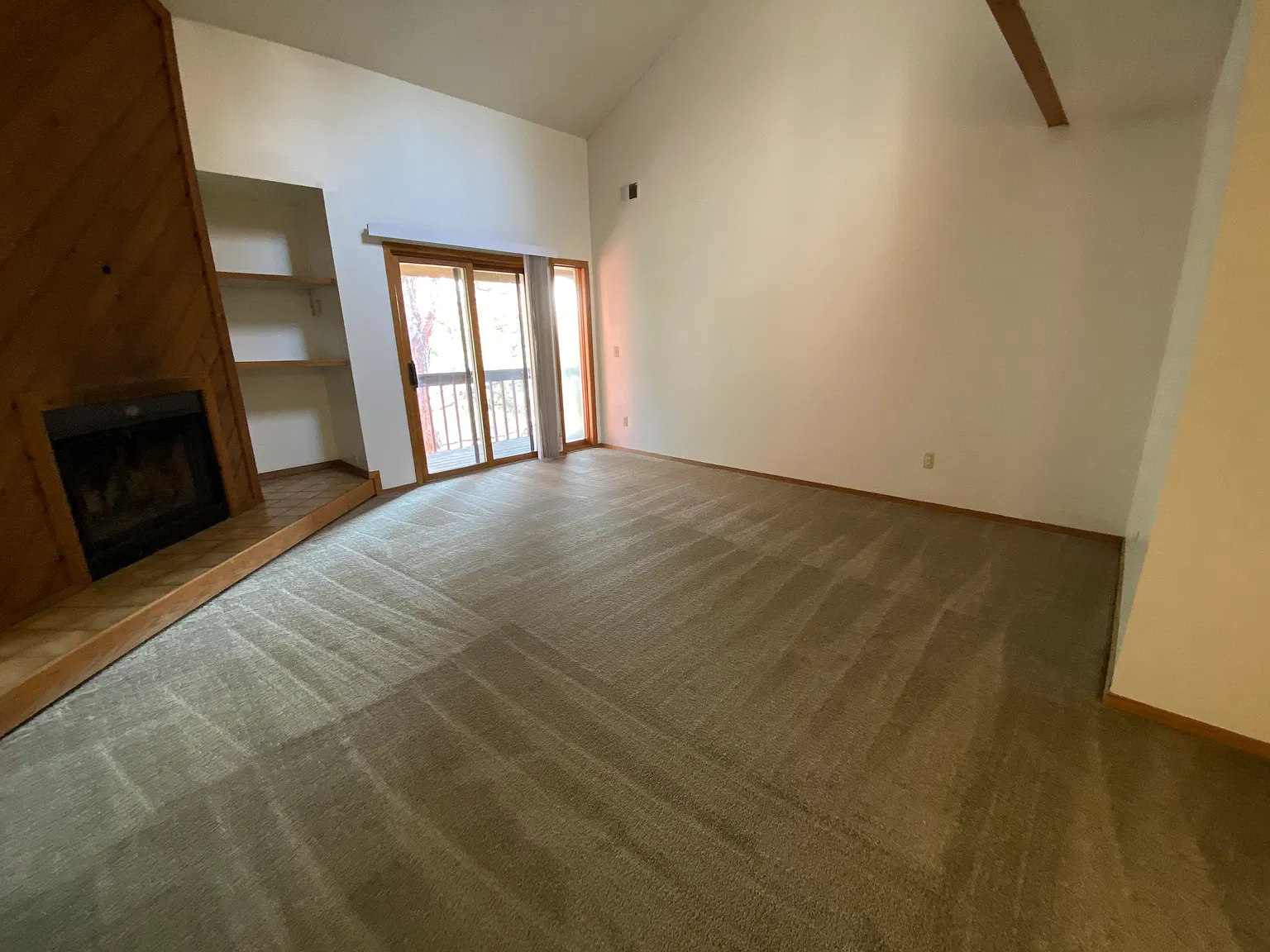 2 bed, 1159 sqft, $1,850 — Photo 2