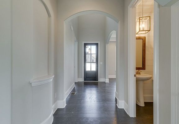 4th image of 126 Candice Ln