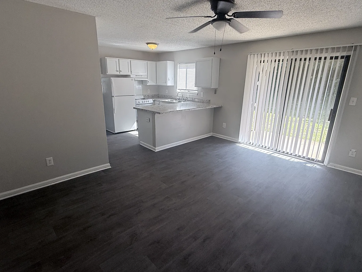 Nottingham Apartments — Photo 2