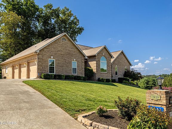 2nd image of 2432 Creekstone Cir