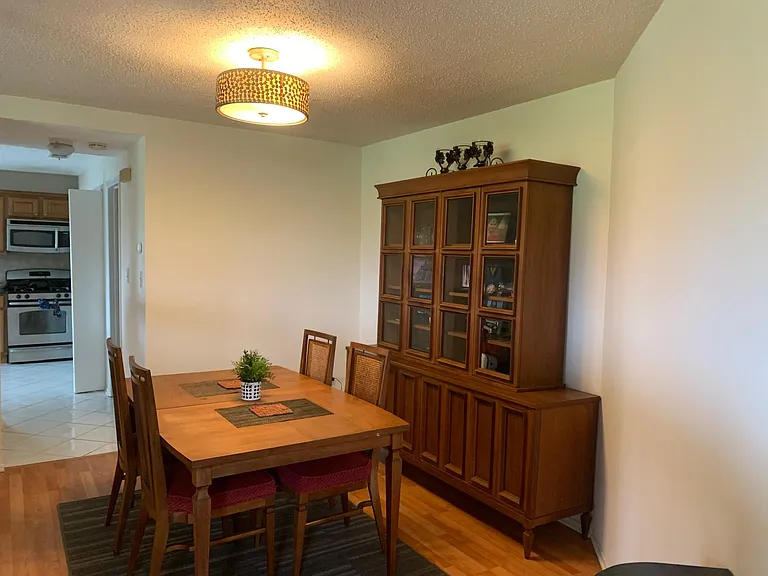 17 Westgate Dr — Photo 7