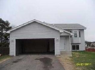 1114 3rd Ave SW, Isanti, MN 55040