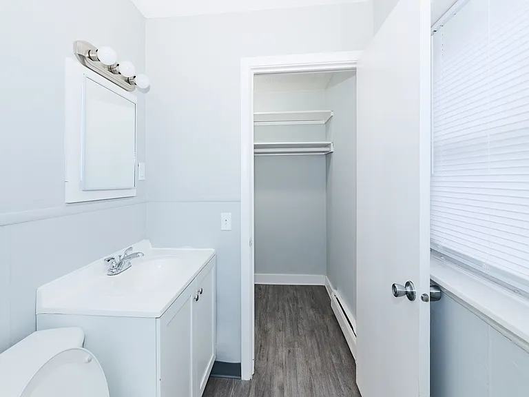 Parkline Flats — Photo 14