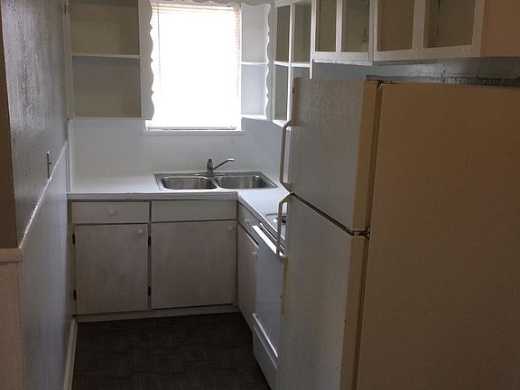 2nd image of 601 N Marsalis Ave