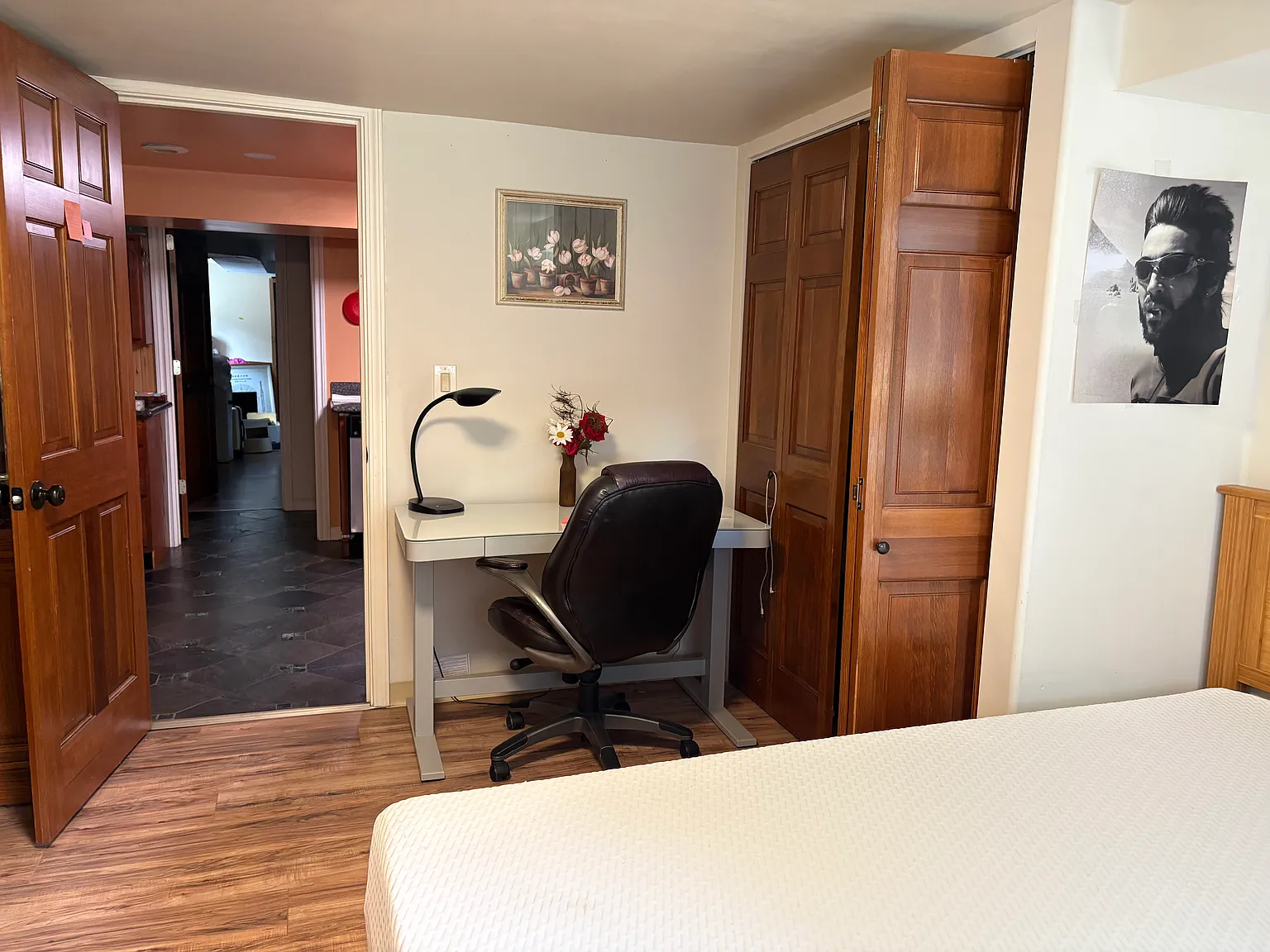 1 bed, 1250 sqft, $1,100 — Photo 2