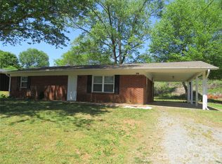 150 Greenfield Dr, Forest City, NC 28043