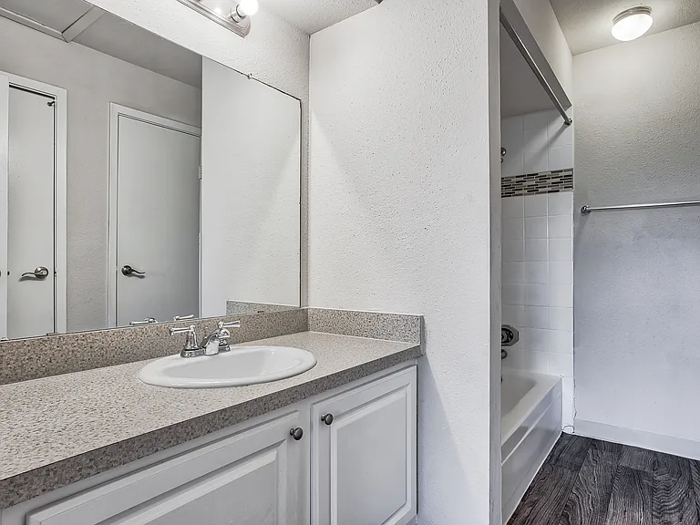 Branch Creek Apartments — Photo 12