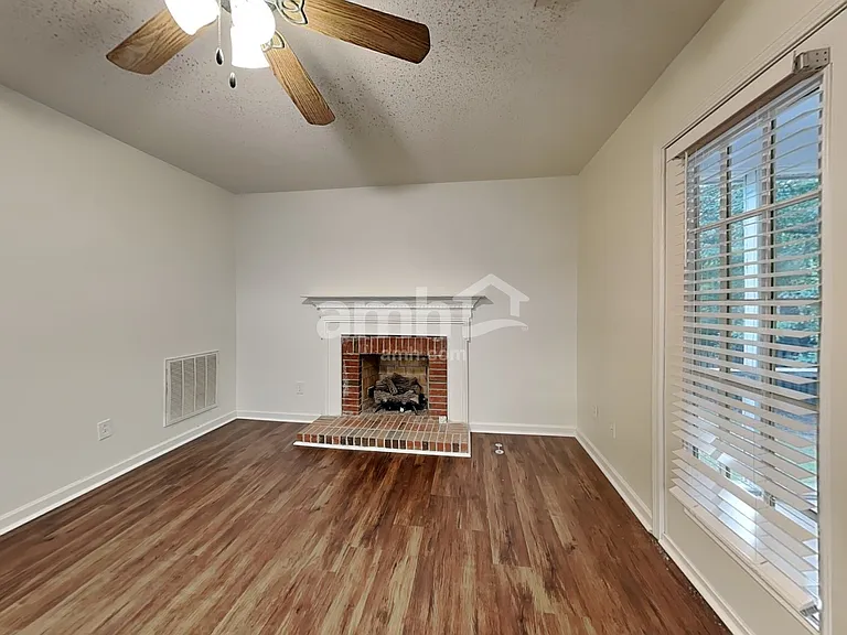 316 Windsong Dr — Photo 8