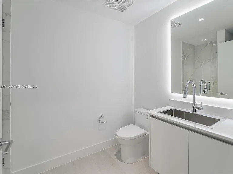 700 NE 24th St #5107 — Photo 92