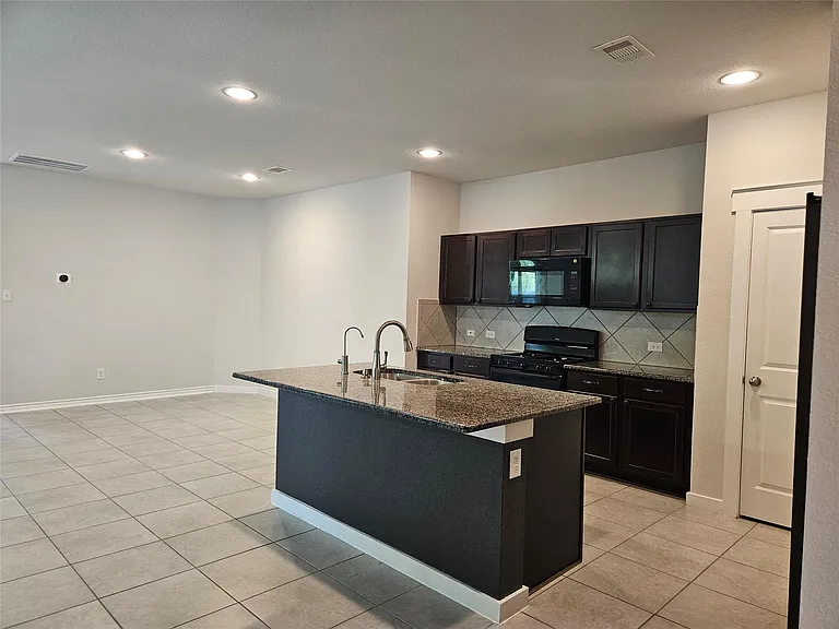 2833 Bretton Woods Dr — Photo 9