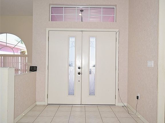 4th image of 3805 Divot Rd