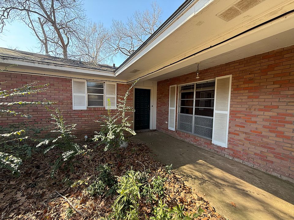 1st image of 302 Mansfield Dr
