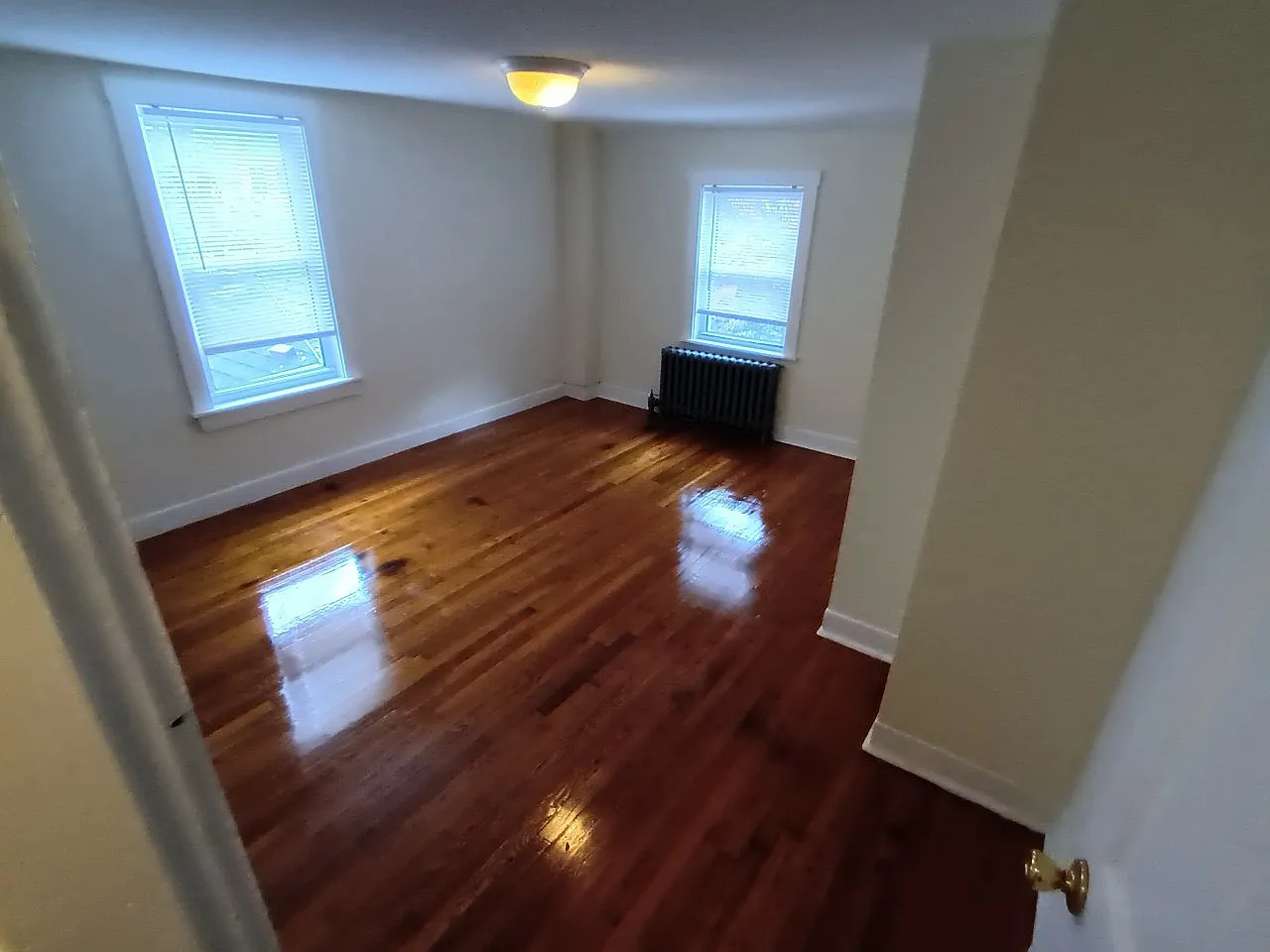 3 bed, 2.0 bath, 500 sqft, $3,000 — Photo 3